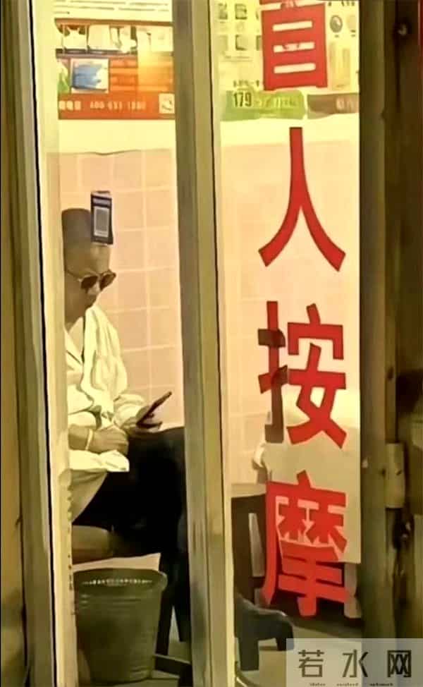 翻出爸妈7本离婚证