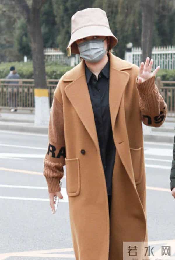 陈坤春晚：央视春晚首次大联排！刘欢满头白发，刘涛提万元包，陈坤穿拖鞋