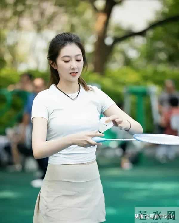 王小羽：王小羽