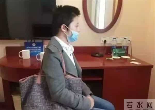 老虎伤人女主角摘口罩