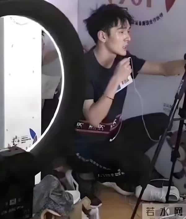 李佳琦宣布不再直播