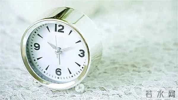 黑丝丝教师：心疼！复学后高三班主任的十二时辰，一起来感受下……