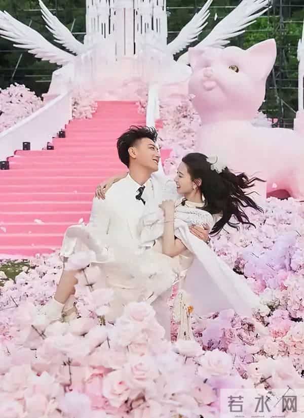 娇俏新娘:甜晕!徐艺洋试 12 套婚纱为黄子韬备婚,身材竟被质疑 “风格不贴”