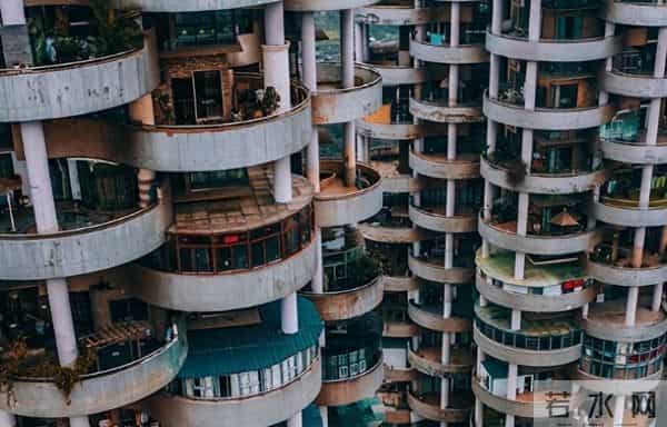 串串房最明显的特征