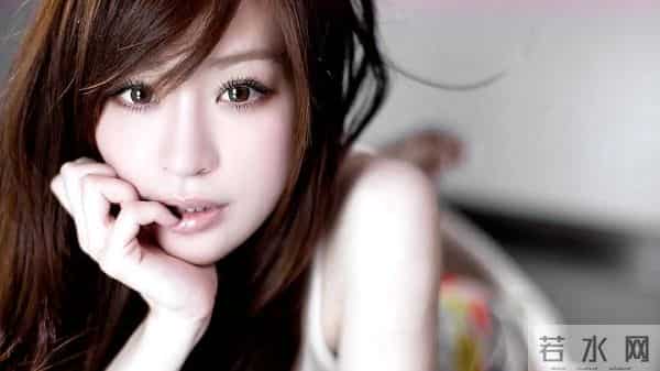 柳岩整形前后对比