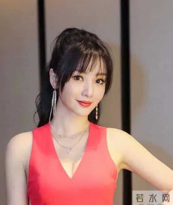 柳岩整形前后对比