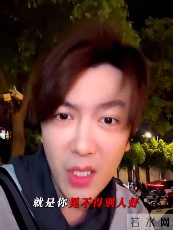 窦骁晒何超莲做的雪花酥