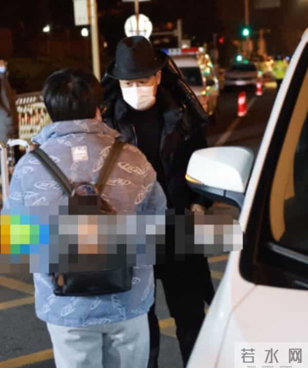 陈坤春晚：央视春晚首次大联排！刘欢满头白发，刘涛提万元包，陈坤穿拖鞋