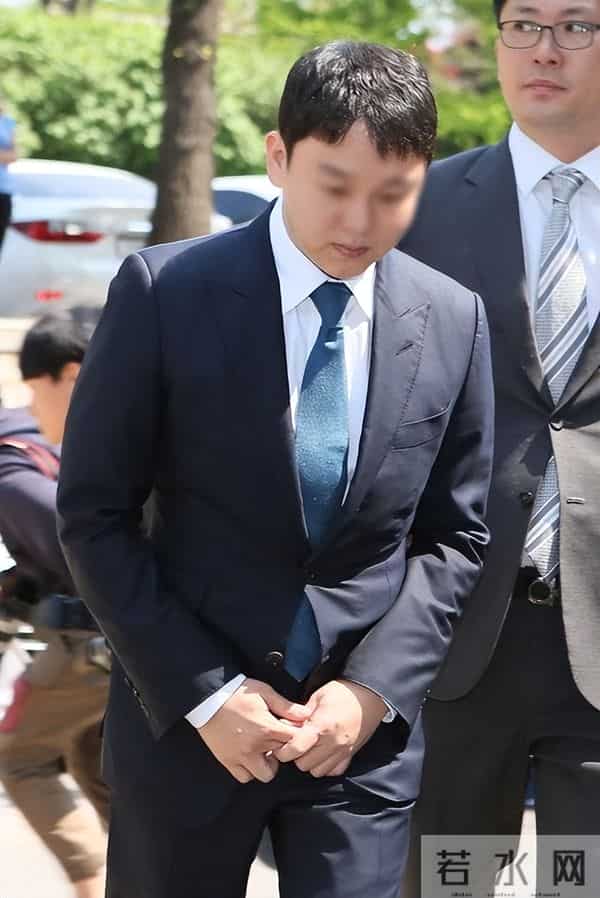 朴寒星吧：太惨！韩美女明星疑被丈夫泄露私密视频，竟遭网暴辱骂至退圈