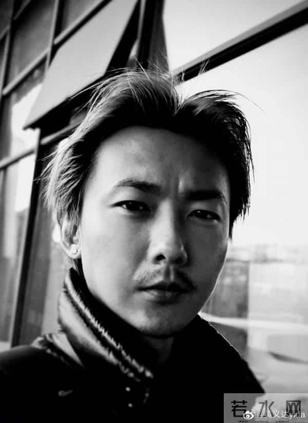 黄义达女友：黄义达：出道19年，曾因抑郁出家，43岁依然少年