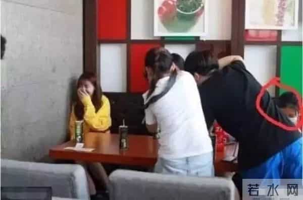 虹桥一姐:还记得那个跟拍明星的虹桥一姐吗?现在明星要反过来蹭她热度了!