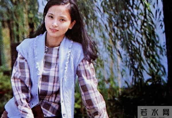 我妈三十多岁很漂亮