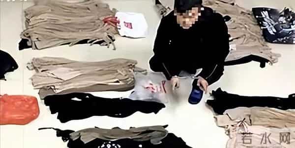 恋袜癖：恋袜癖？变态男偷丝袜：每条丝袜，他都做了女主人气味编号！