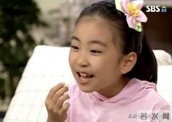 金承恩：恭喜《顺风妇产科》「美月」金承恩要结婚了！晒海边婚纱照！