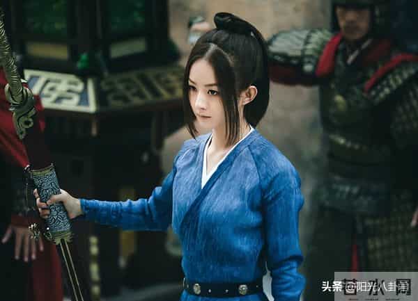 柳岩的胸：柳岩的胸、许晴的臀，女星身上最出众的部位，连整形医生都得羡慕