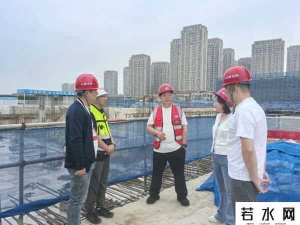 区委书记王林祥实地调研虎啸街项目建设：以精品工程优民生 以严实作风保安全