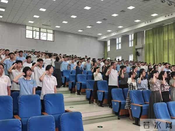 皇冠中学:皇冠中学开展“胜利日”爱国主义教育活动