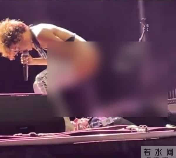 索菲亚演唱会小便