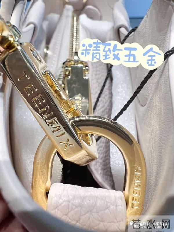 天美意官网：重磅来袭，【天美意】女包，买一送一个，到手两个包包