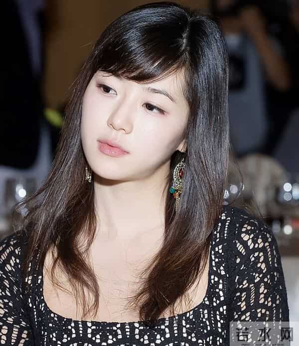 朴寒星吧：太惨！韩美女明星疑被丈夫泄露私密视频，竟遭网暴辱骂至退圈