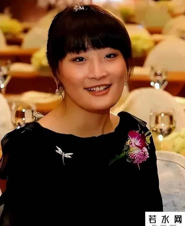 娃哈哈百亿帝国飘摇！内忧外患难题扎堆，宗馥莉面临最大考验