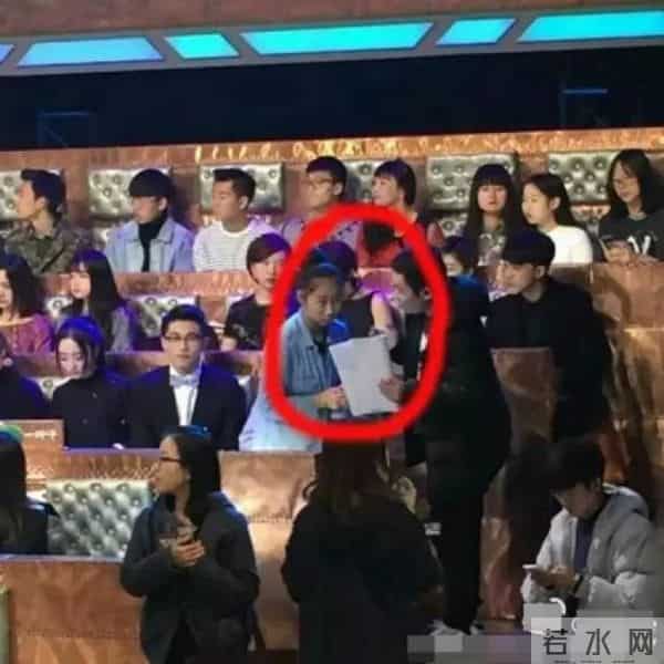 虹桥一姐:还记得那个跟拍明星的虹桥一姐吗?现在明星要反过来蹭她热度了!