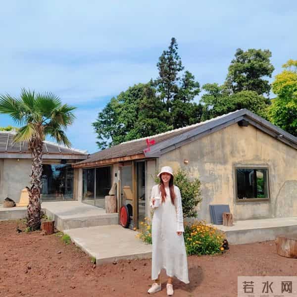 朴寒星吧：太惨！韩美女明星疑被丈夫泄露私密视频，竟遭网暴辱骂至退圈