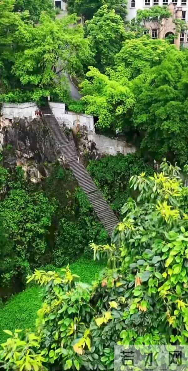 尖刀山：重庆大山中隐藏了一座让人好奇的城堡