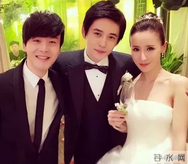 呛口的小辣椒结婚照