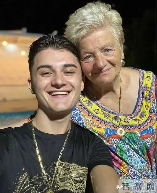 蒙淇淇:“北京富婆”蒙淇淇,被骂一天赚9000,揭开社会病态遮羞布