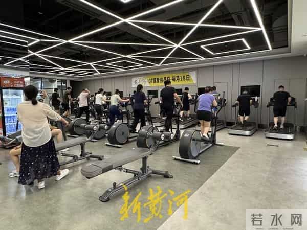 团购健身卡：记者实探立秋后健身房：市民锻炼热度不减，自助健身房和团购健身卡受宠