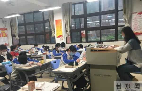 黑丝丝教师：心疼！复学后高三班主任的十二时辰，一起来感受下……