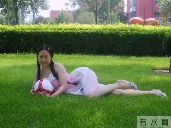 芙蓉姐照片：18年前，曾火爆全网的初代网红“芙蓉姐姐”，如今怎么样了？