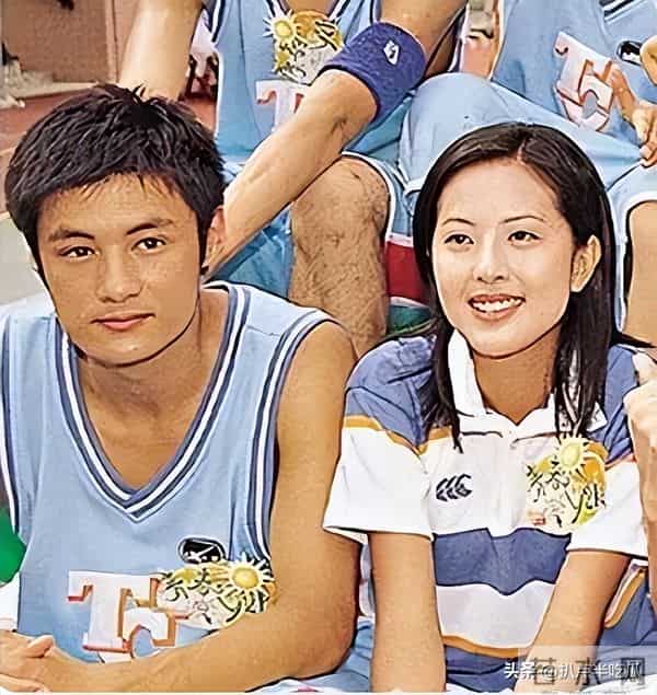 月事妹是谁:何超莲否认婚变 - “豪门赘婿”不好当,感情混杂利益,狗血一地?