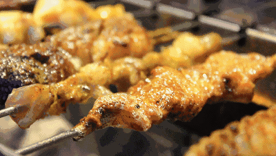 幼儿园开不出工资转行卖烧烤