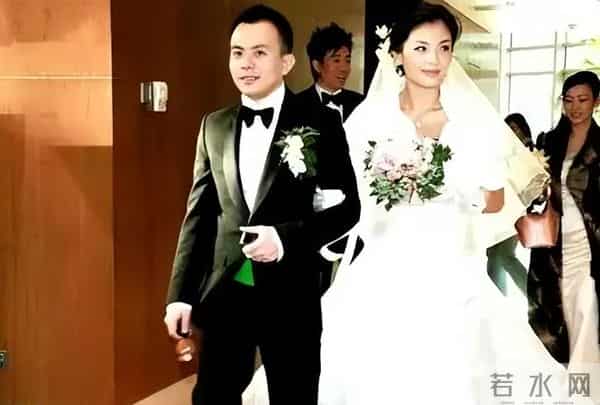 王珂的父亲:汪小菲中年失婚,王珂被嘲软饭男,风格一时的京圈四少令人唏嘘