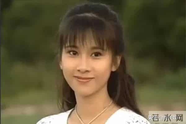 文颂娴车震:45岁文颂娴复出拍戏!曾和老公车内激吻20分钟,如今男方破产