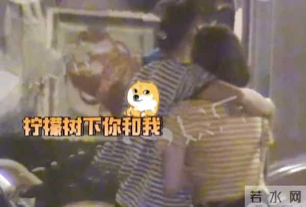 韩东君恋情：韩东君被曝新恋情！与神秘女子穿情侣装举止亲密，聚餐后一起回家