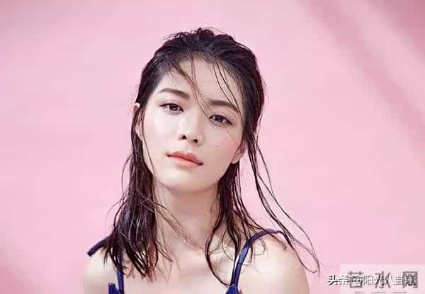 柳岩的胸：柳岩的胸、许晴的臀，女星身上最出众的部位，连整形医生都得羡慕