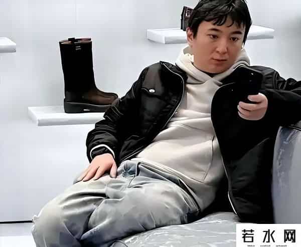 71岁王健林“限高”已取消 近照骨瘦如柴，在日本的思聪传来坏消息