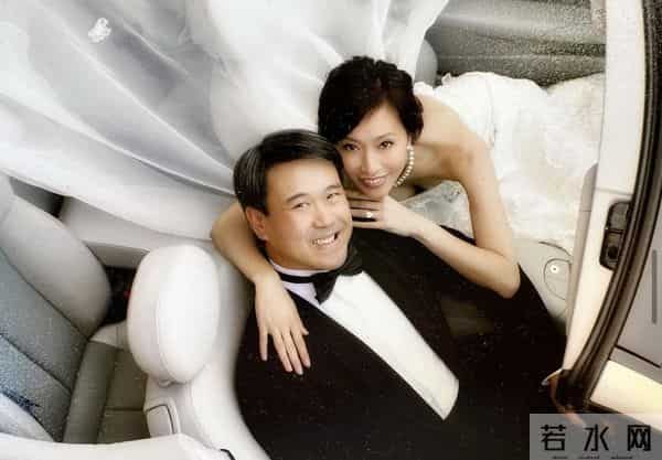 顾纪筠儿子：顾纪筠庆祝63岁生日，同框大9岁丈夫站姿优雅，二婚22年仍很恩爱