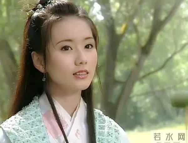 林湘萍：43岁林湘萍近照宛如少女，比小3岁老公显年轻，一对子女乖巧可爱