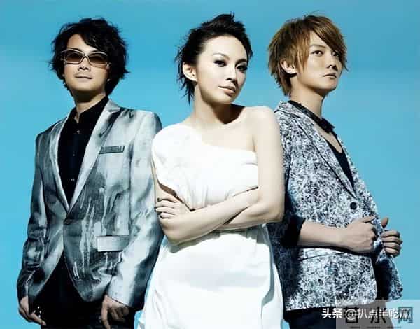 阿沁：阿沁被踢出飞儿，网友：天道好轮回？前主唱詹雯婷才是最大受害者