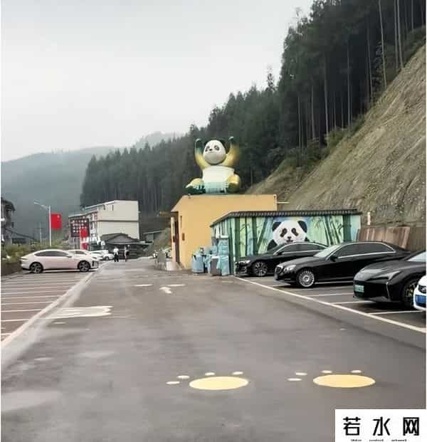 游客称在四川眉山瓦屋山景区遭遇21474836.47元停车费，景区回应