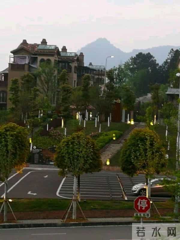 隆鑫花漾的山谷