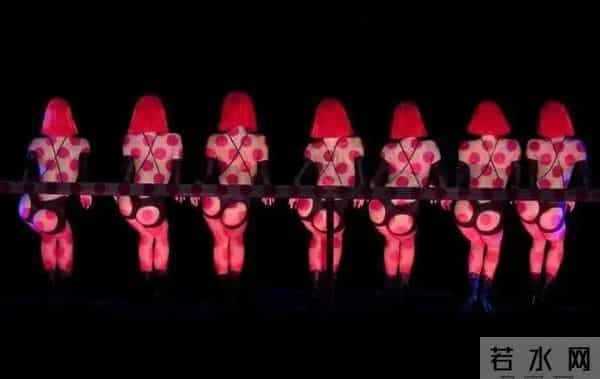 艳舞秀：“疯马秀”打着艺术的幌子，大秀脱衣舞？