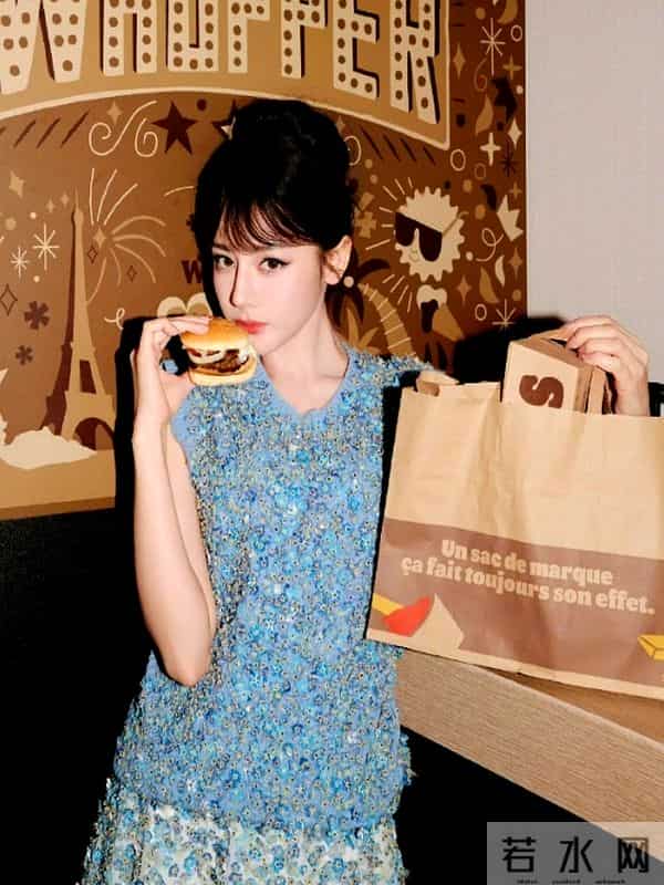 还以为迪丽热巴偷拿了男主剧本