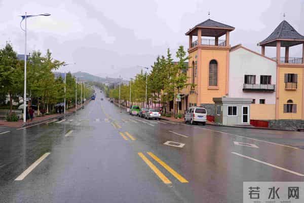 隆鑫花漾的山谷