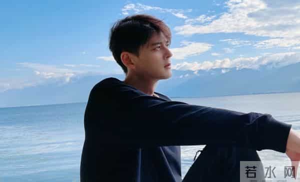 郭品超女友：郭品超“爷孙恋”定下来了，与小19岁马泽涵年后结婚，汪东城伴郎