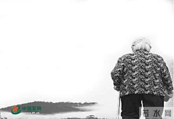 十年奶奶：十年了，奶奶的拐杖一直让我难忘